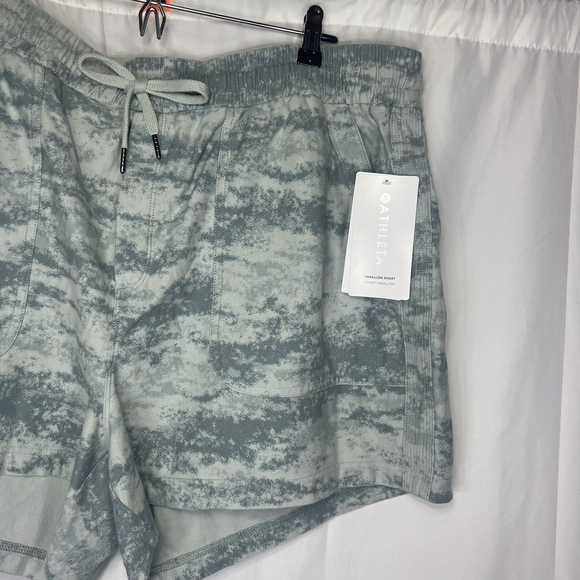 Athleta Farallon Shorts Women’s 2X Camo Elastic Waist Drawstring Athletic Sport - Picture 4 of 11